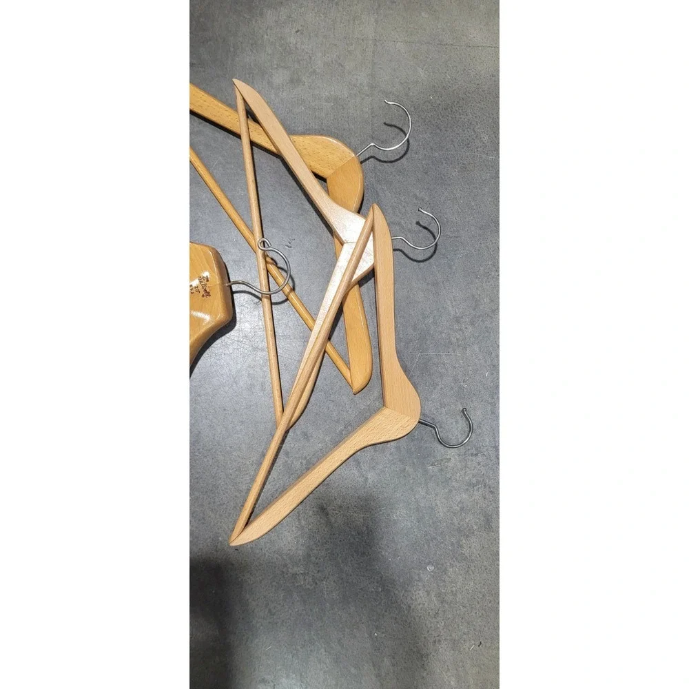 Vintage Setwell Hanger 18